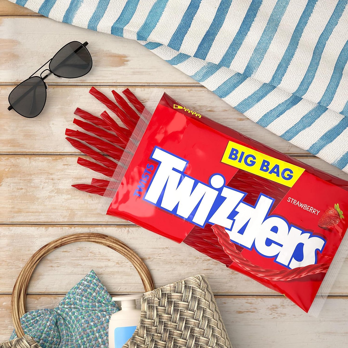 TWIZZLERS_Twists_Strawberry_Flavored_Licorice_Style,_Low_Fat_Candy_Big_Bag,_32_oz_Sweet_Snack_Bonbon_Corn_Chewy