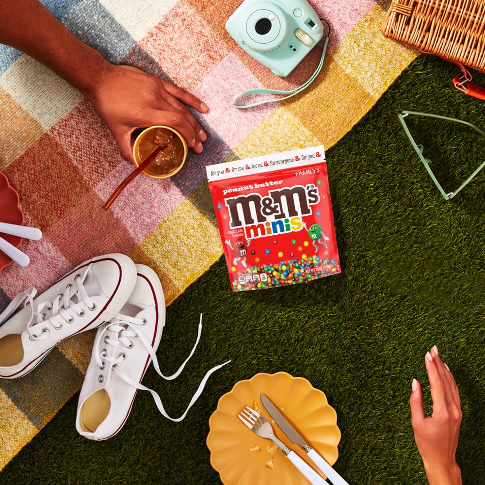 M&M'S Minis Peanut Butter Candy 15 oz Family Size Resealable Bag for Camping Trips, Picnic Tables and RV Travel Snacking