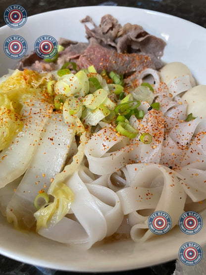 Roland_Foods_Wide_Rice_Noodles,_14.1_Ounce_Bag,_Pack_of_1