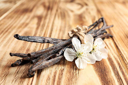 Vanilla Extract Co. Vanilla Beans – Simple Two-Ingredient Extract for the Intentional Home Cook