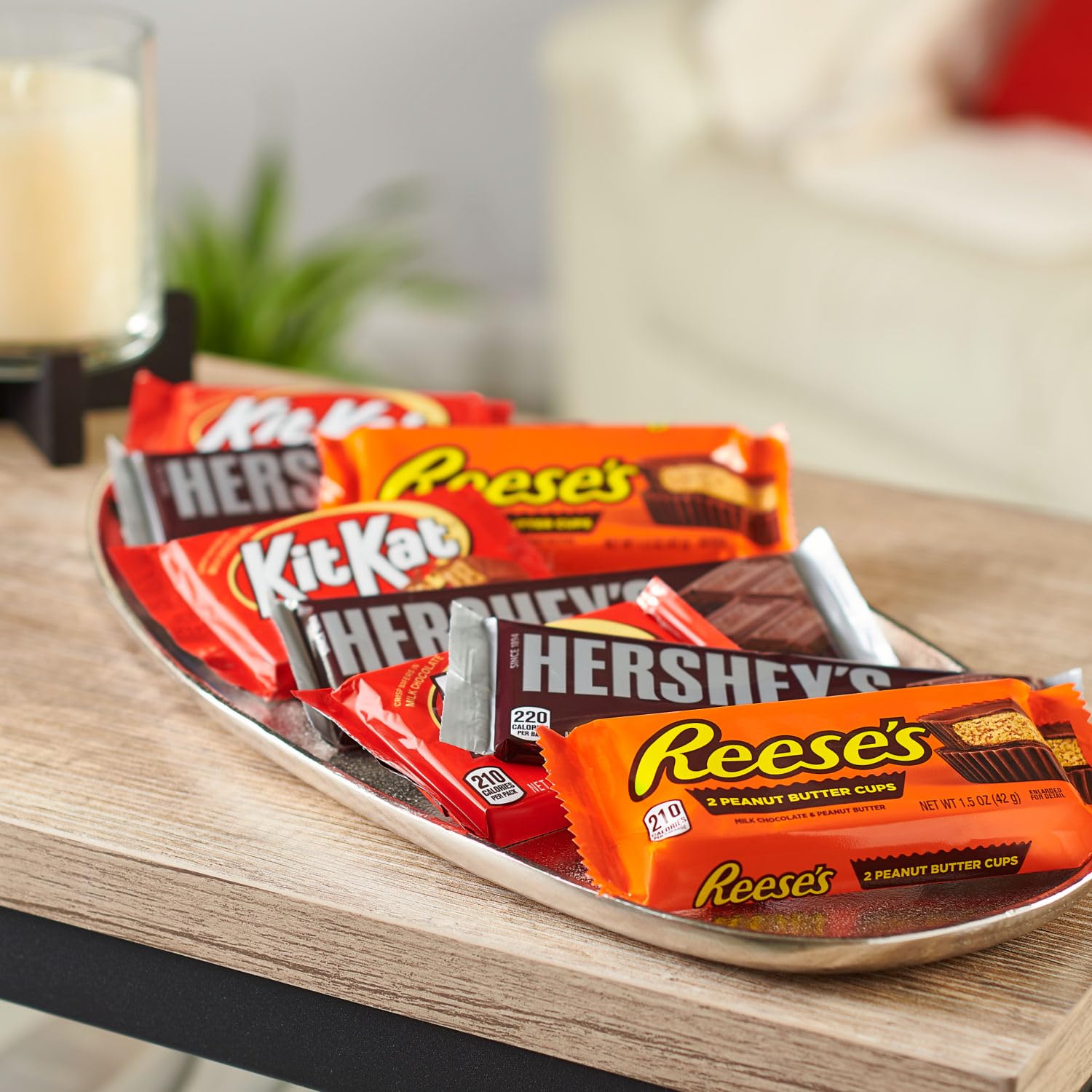 HERSHEY'S,_KIT_KAT_and_REESE'S_Assorted_Milk_Chocolate,_Halloween_Candy_Variety_Box,_27.3_oz_(18_Count)