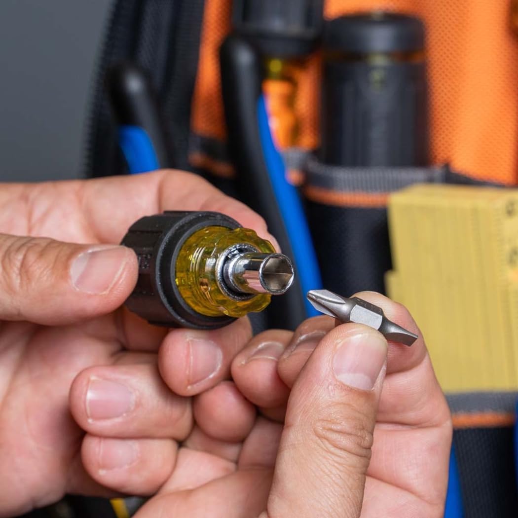 Klein_Tools_32561_Multi-Bit_Screwdriver/Nut_Driver,_6-in-1_Stubby_Screwdriver_with_2_Phillips,_2_Slotted,_2_Nut_Drivers