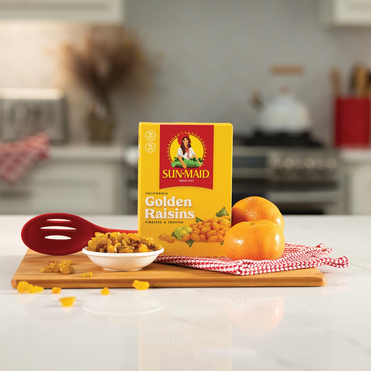 Sun-Maid_California_Golden_Raisins_-_12_oz_Sharing-Size_Box_-_Dried_Fruit_Snack_for_Lunches,_Snacks,_and_Natural_Sweeteners