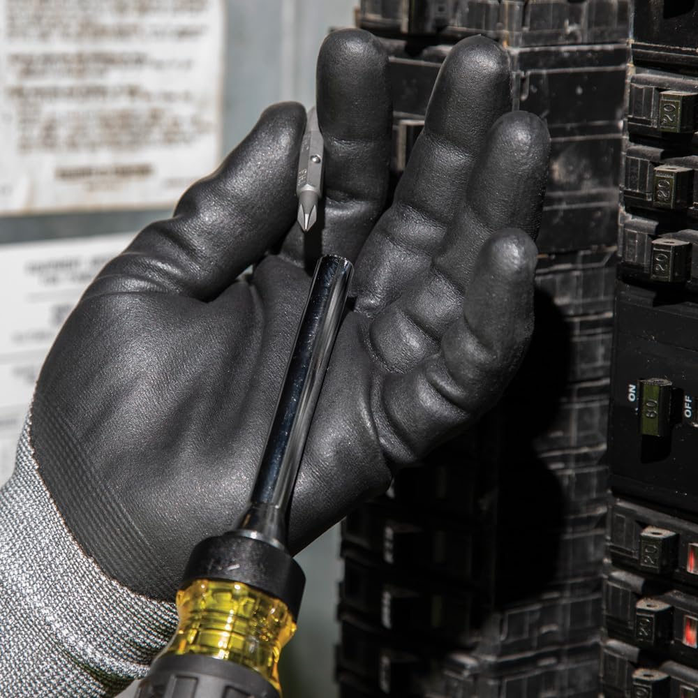 Klein_Tools_32305_Multi-bit_Ratcheting_Screwdriver,_15-in-1_Tool_with_Phillips,_Slotted,_Square,_Torx_and_Combo_Bits_and_1/4-Inch_Nut_Driver