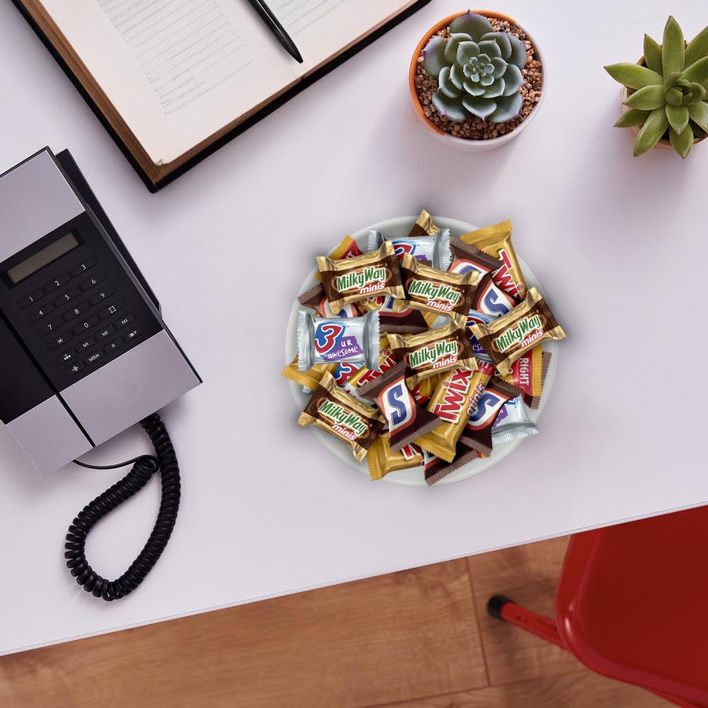 SNICKERS,_TWIX,_MILKY_WAY_&_3_MUSKETEERS_Minis_Milk_Chocolate_Candy_Bars_Variety_Pack,_Sharing_Size,_8.31_Oz_Bag