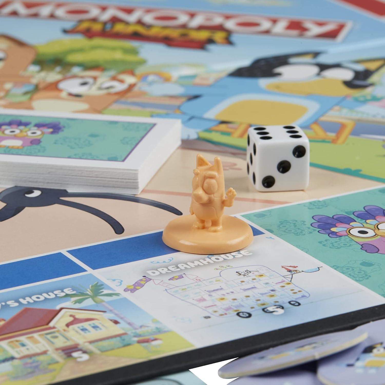 Hasbro_Gaming_Monopoly_Junior_Bluey_Edition_Board_Game_|_Kids_Play_as_Bluey,_Bingo,_Mum_&_Dad_for_Girls_&_Boys_|_Ages_5+_(Amazon_Exclusive)