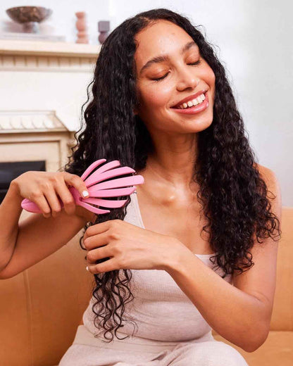 Wet Brush Go Green Curl Detangler Hair Brush, Pale Pink, Ultra-Soft IntelliFlex Detangling Bristles Glide Through Tangles with Ease, Great For Curls, No Split Ends & Pain-Free for Wet or Dry Hair