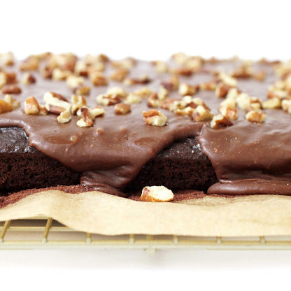 Miss_Jones_Baking_Organic_Cake_and_Cupcake_Mix,_Non-GMO,_Vegan-Friendly,_Moist_and_Fluffy:_Chocolate_(Pack_of_1)