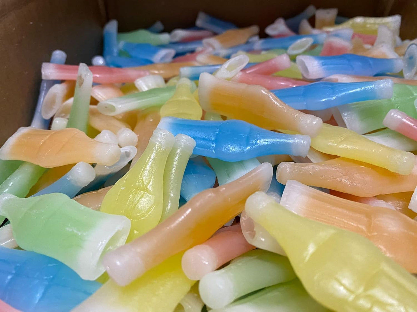 Nik-L-Nips_Vintage_Wax_Bottle_Candy_Drinks_–_Old_School_Halloween_Candy,_80s_&_90s_Nostalgic_Treats,_Party_Favor_Bag,_Sweet_and_Sour_Mix,_Mini_Drinks,_1_Pound_Pack