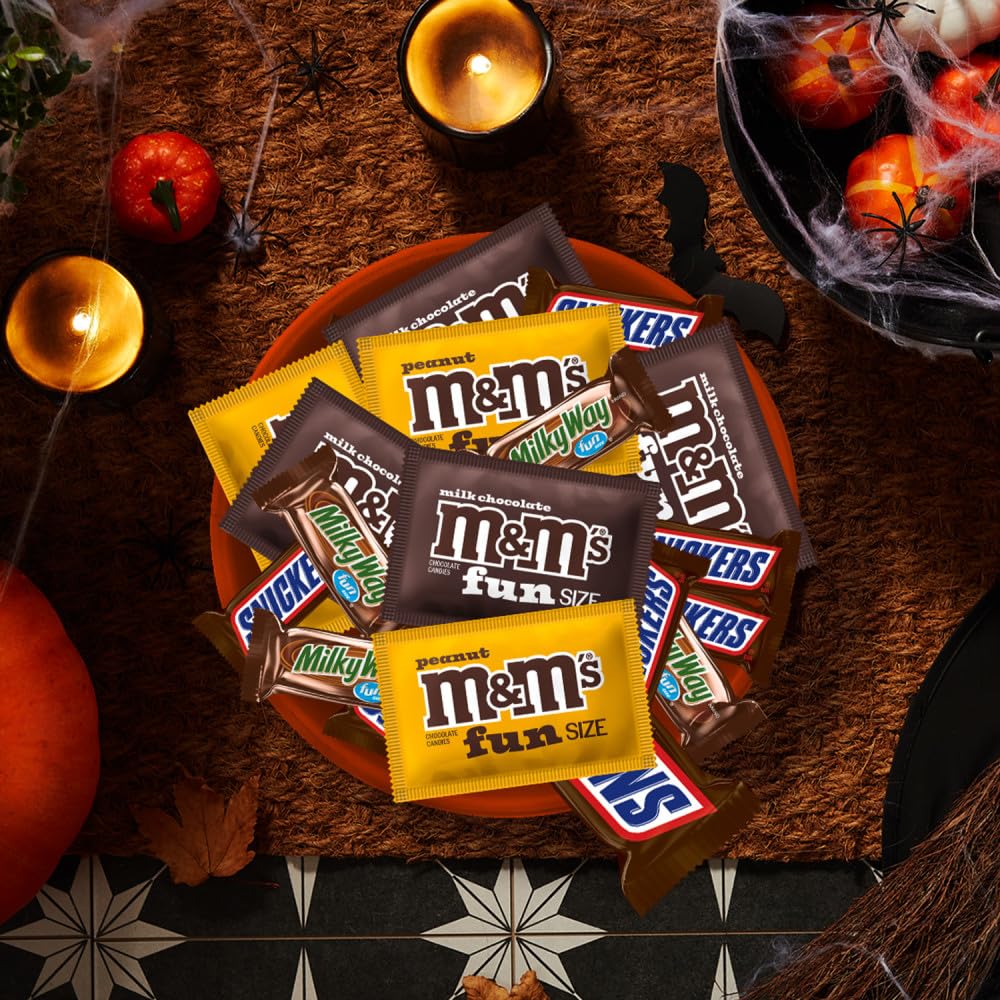 M&M'S,_SNICKERS_&_MILKY_WAY_Fun_Size_Chocolate_Candy_Variety_Pack,_Assorted_Chocolate_Candy_Variety_Pack_for_Halloween,_Party_Size,_19.2_Oz_Bulk_Bag