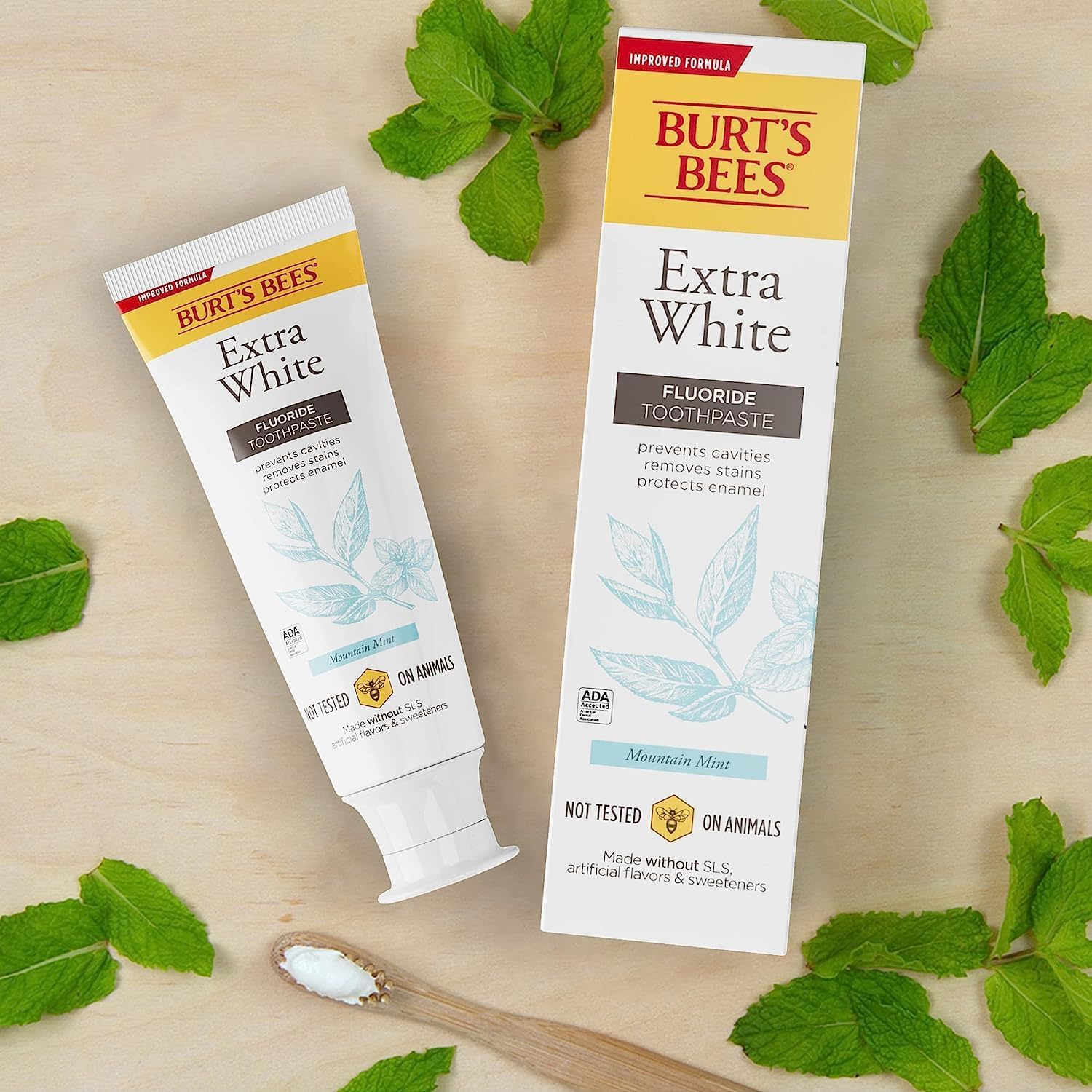 Burt's_Bees_Extra_White_Toothpaste,_Fluoride_Toothpaste,_Natural_Flavor,_Mountain_Mint,_4.7_oz,_Pack_of_3