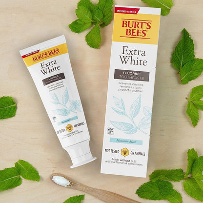Burt's_Bees_Extra_White_Toothpaste,_Fluoride_Toothpaste,_Natural_Flavor,_Mountain_Mint,_4.7_oz,_Pack_of_3
