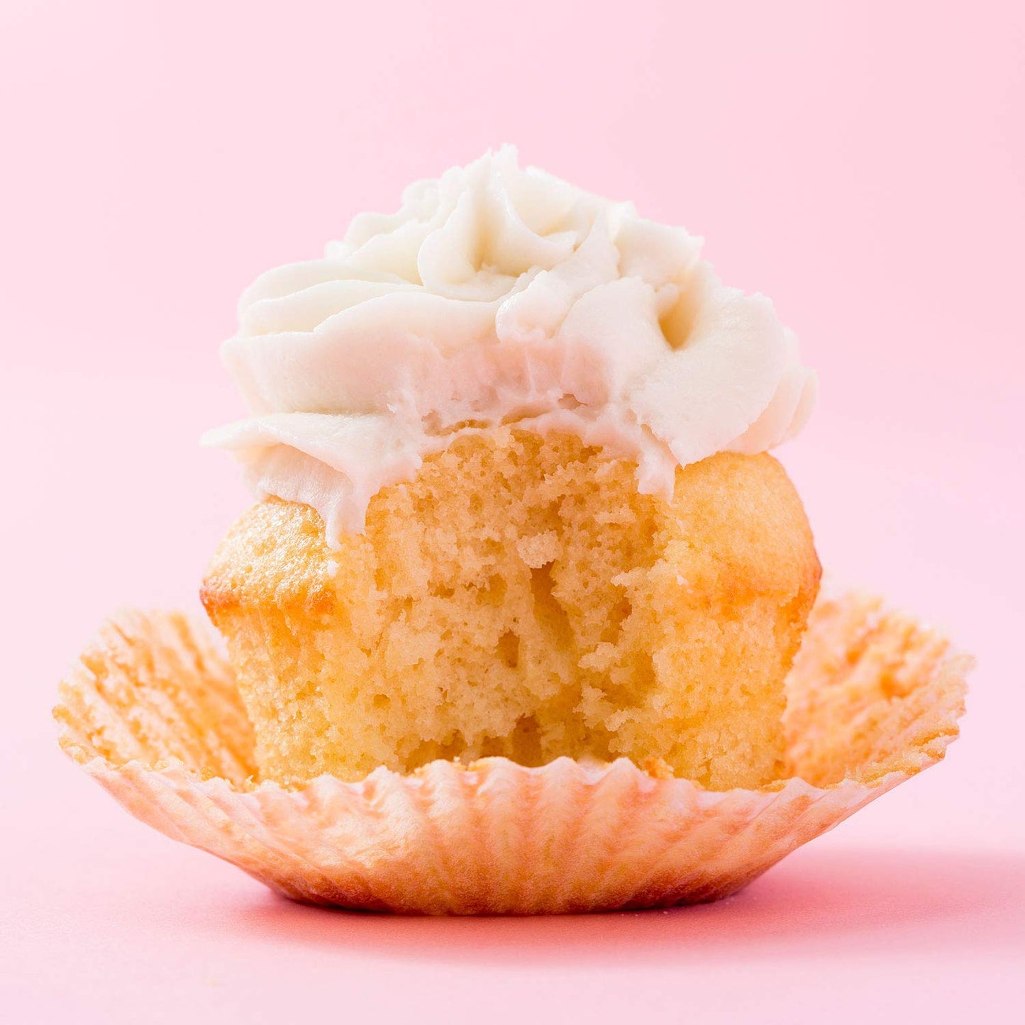 Miss_Jones_Baking_Organic_Yellow_Cake_and_Cupcake_Mix,_Non-GMO,_Vegan-Friendly,_Moist_and_Fluffy:_Vanilla_(Pack_of_1)