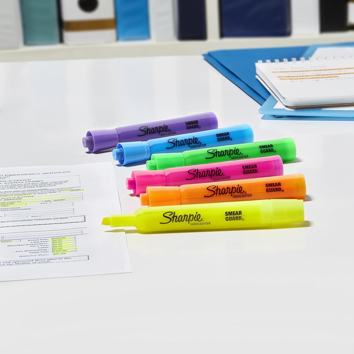Sharpie_Tank_Style_Highlighters,_Chisel_Tip,_Fluorescent_Yellow,_Box_of_36_(1920938)