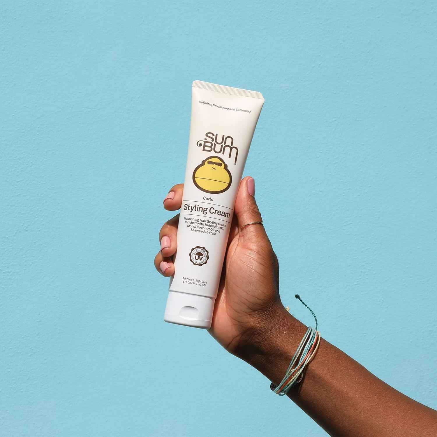 Sun Bum Curls and Waves - Lightweight Formula for Wavy and Curly Hair - Nourishing Kukui Nut and Coconut Oil - Frizz Free finish - Vegan and Cruelty Free