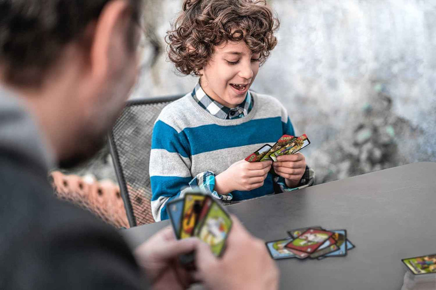 Mattel Games UNO Card Game, Gifts for Kids and Family Night, Themed to Video Game, Travel Games, Storage Tin Box
