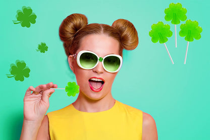 St._Patrick's_Day_25_Green_Shamrock_Lollipops,_Clover_Candy_Suckers,_Party_Favor,_Individually_Wrapped_(25-Pack)_Green_Apple_Flavor