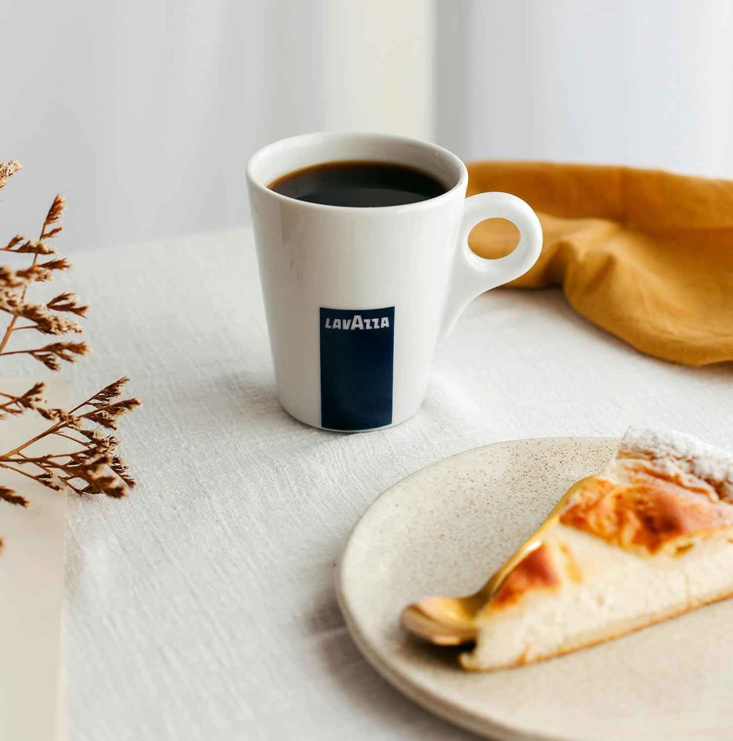 Lavazza Whole Bean Coffee Medium Roast,Authentic Italian, Blended and roasted in Italy, Roasted cereals and barrique aromatic note, Nut Free