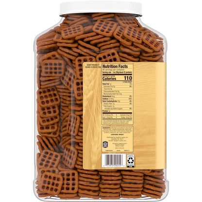 Snyder's_of_Hanover_Pretzel_Snaps,_46_Oz_Canister