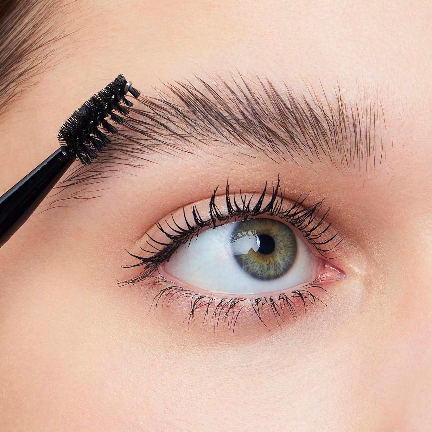 e.l.f._Brow_Lift_Applicator,_Dual-Ended_Eyebrow_Brush_For_Grooming_&_Lifting_Brows_&_Applying_Brow_Wax,_Creates_A_Fluffy_Feathered_Look