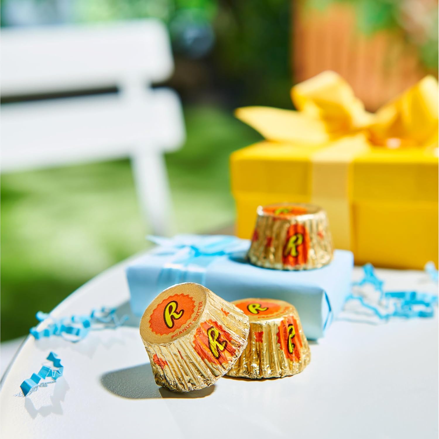 REESE'S_Miniatures_Milk_Chocolate_Peanut_Butter_Cups,_Candy_Packs,_0.31_oz_(105_Pieces)