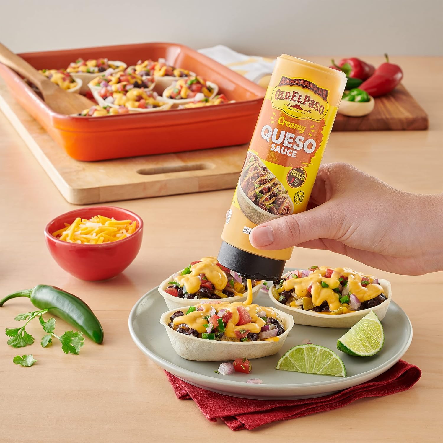 Old_El_Paso_Taco_Sauce_-_Creamy_Queso_Dip,_9_oz.