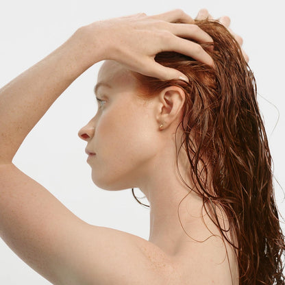 Dove_Density_Boost_Clarifying_Foaming_Scrub_Scalp_+_Hair_Therapy_for_gentle_scalp_exfoliation,_with_Vitamin_B3,_Zinc_and_0%_sulfates,_9_oz