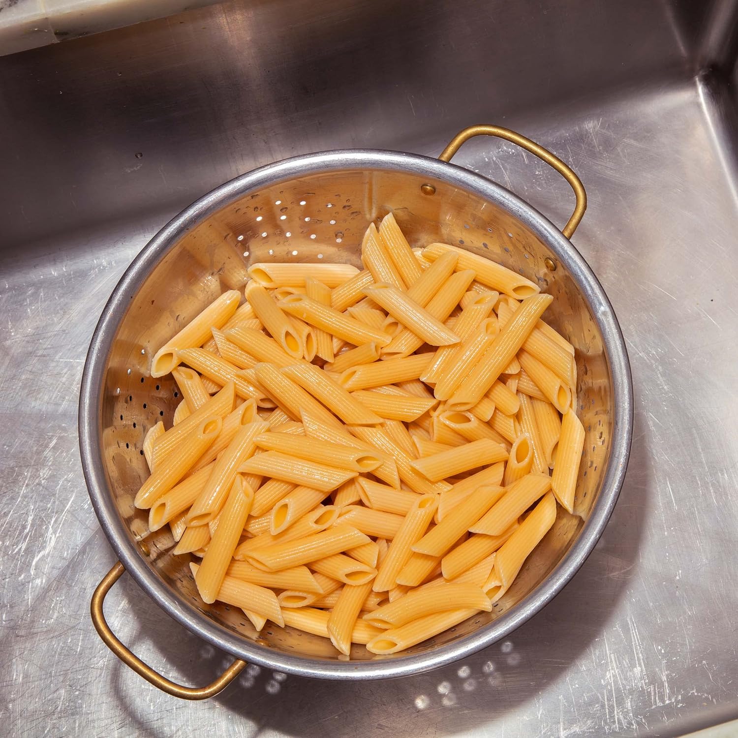Rao's_Homemade_Penne_Pasta,_16oz,_Traditionally_Crafted,_Premium_Quality,_From_Durum_Semolina_Flour,_Traditional_Bronze_Die_Cut,_Imported_from_Italy