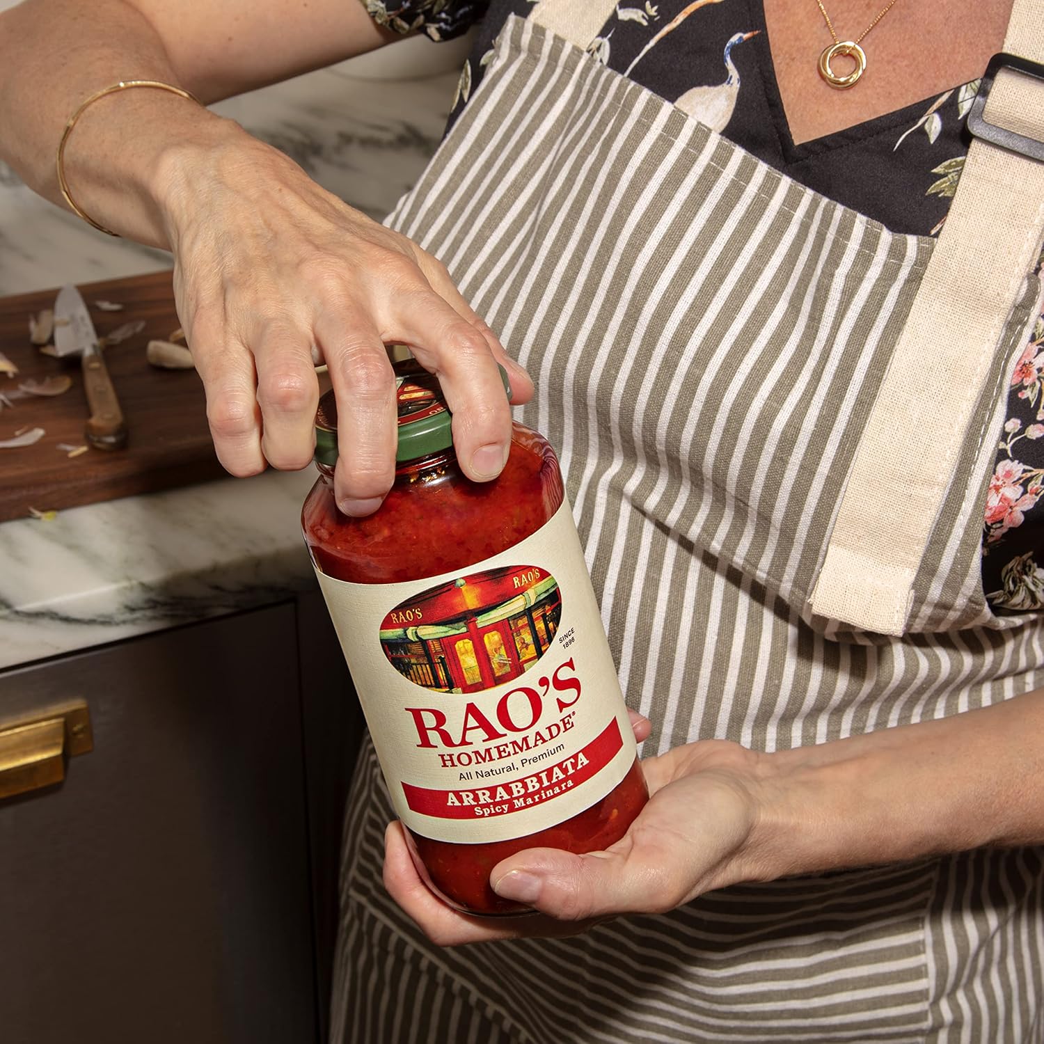 Rao's_Homemade_Arrabbiata_Sauce,_24_oz,_Tomato_Sauce,_Spicy,_All_Purpose,_Keto_Friendly_Pasta_Sauce,_Premium_Quality_Tomatoes_from_Italy_and_Crushed_Red_Pepper
