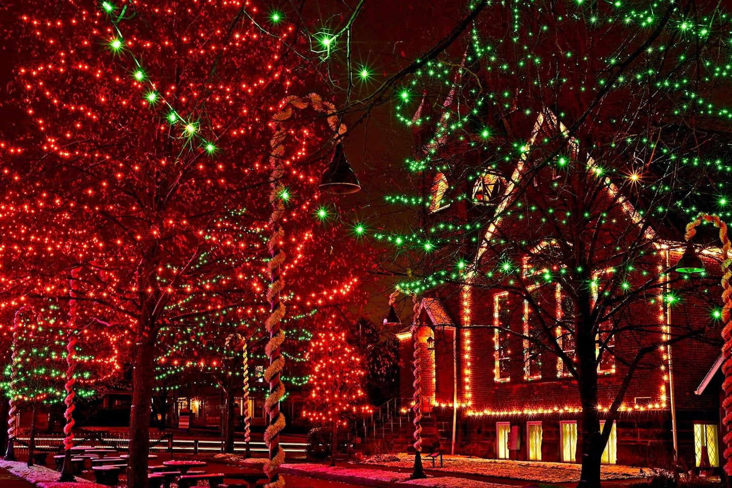 612_Vermont_50_Red_Christmas_Lights_on_a_White_Wire_String,_UL_Approved,_Indoor_and_Outdoor_Use,_9_Foot_of_Lighted_Length,_11_Foot_of_Total_Length