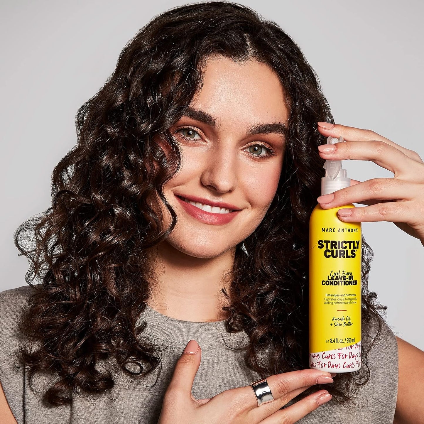 Marc_Anthony_Leave-In_Hair_Conditioner_for_Curly_Hair,_Strictly_Curls_-_Curl_Defining_&_Deep_Conditioning_Detangler_Moisturizer_Hydrates_Dry_&_Frizzy_Curls_-_Hair_Styling_Product_Reduces_Frizz