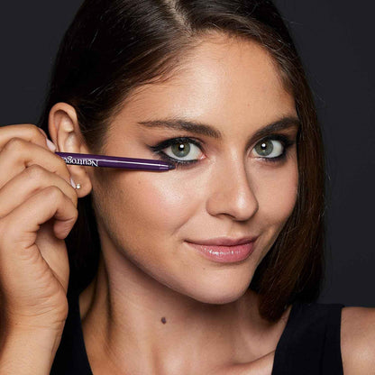 Neutrogena Smokey Kohl Eyeliner with Antioxidant Vitamin E, Water-Resistant & Smooth-Gliding Eyeliner Makeup