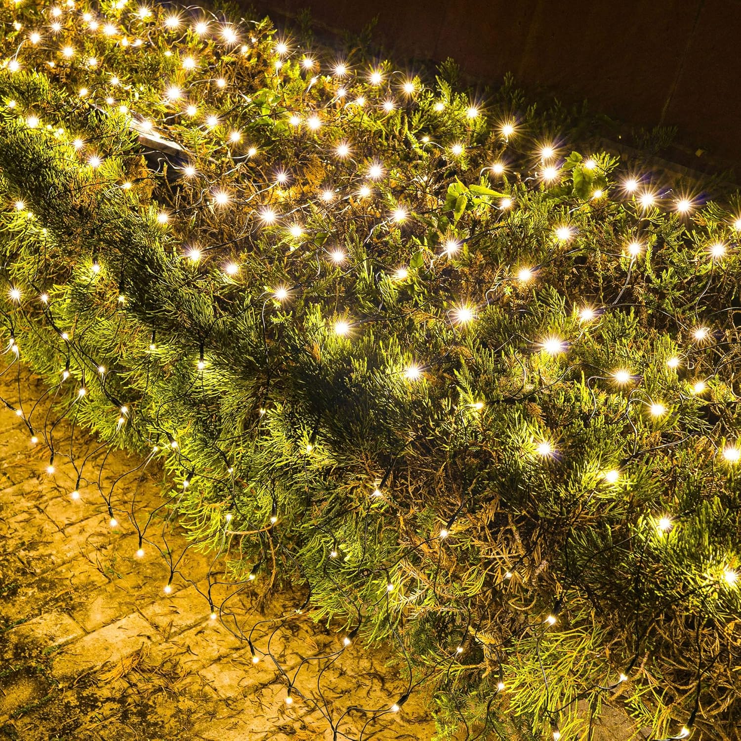 Outdoor_Christmas_Lights,_360_LED_12FT_x_5FT_Green_Wire_Waterproof_Christmas_Net_Light_Outdoor_Plug_in_with_8_Modes,_Warm_White_Mesh_Lights_Decorations_for_Xmas_Indoor_Tree_Bush_Yard_Home_Decor