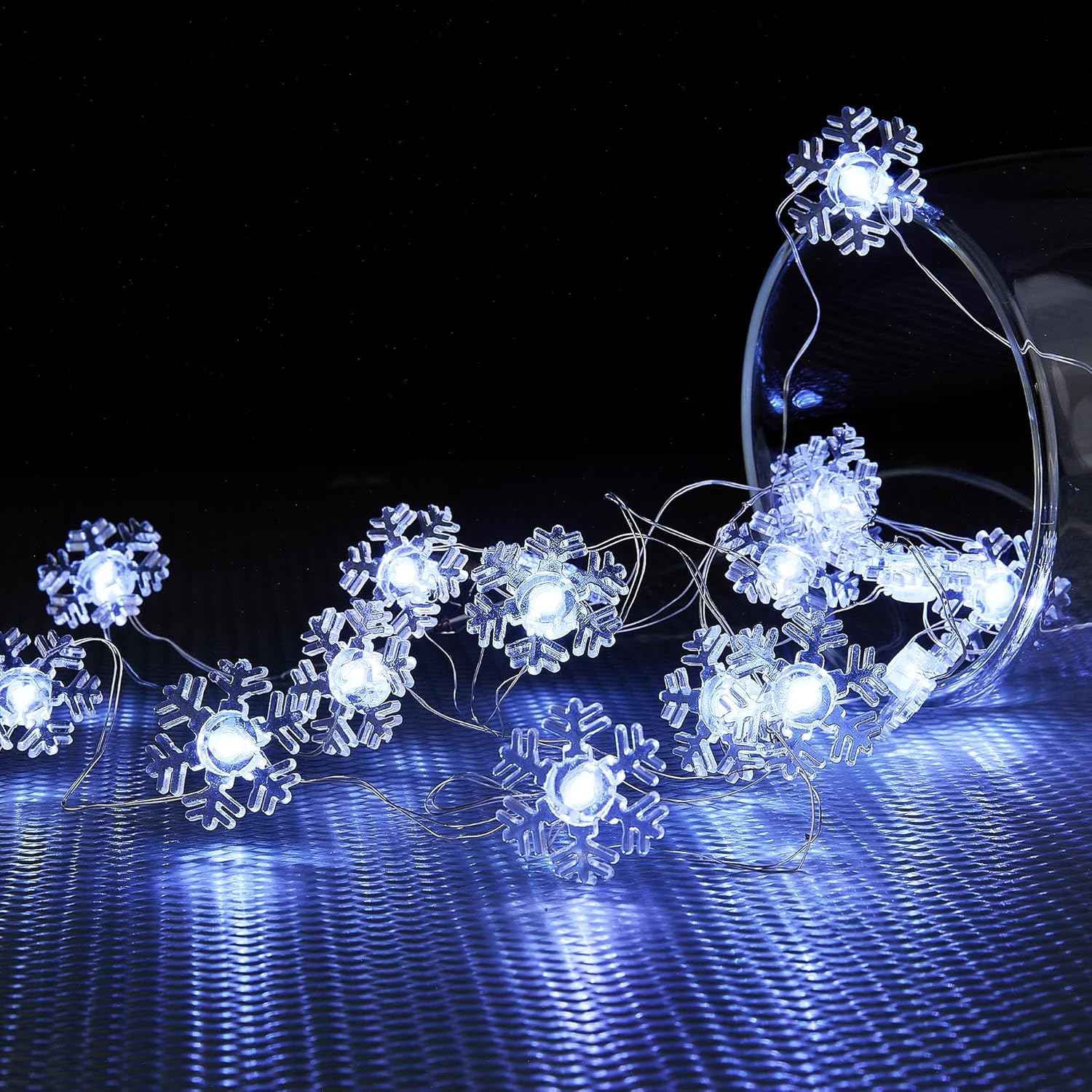 BlcTec LED Snowflake Fairy Lights – Aesthetic Bedroom Wall Light 12.8FT Copper Wire Battery Operated