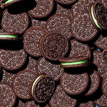 OREO Mint Creme Chocolate Sandwich Cookies Party Size 24.95 oz – Portable Resealable Snack for Road Trips and Camping