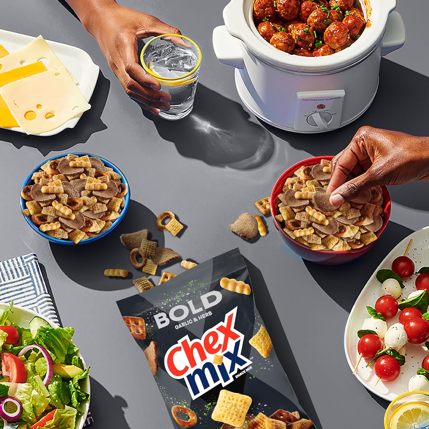 Chex Mix Bold Garlic and Herb Snack Mix – Gourmet Snack Basket Addition for Dad on Father's Day, Family Size 13.5 oz
