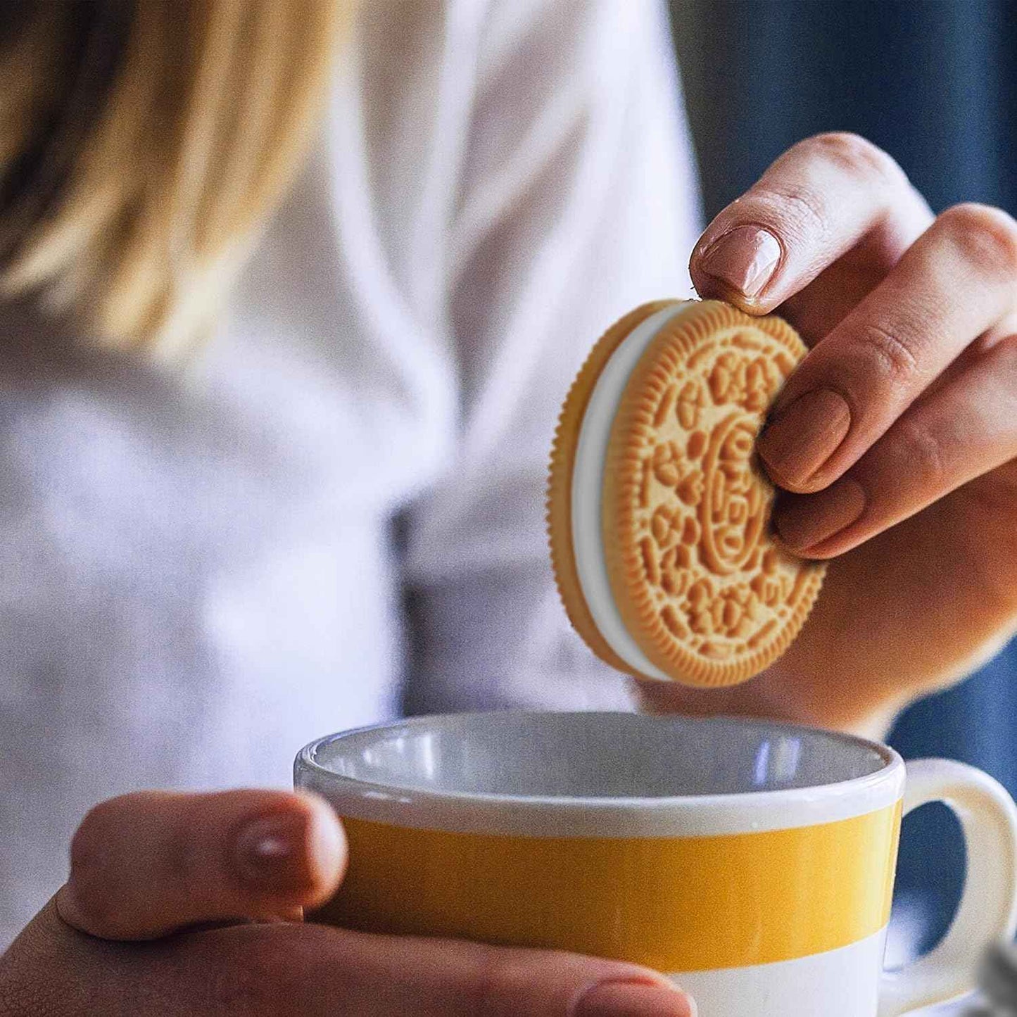 OREO Double Stuf Golden Sandwich Cookies for Picnic Baskets and Park Outings, Party Size 24.95 oz