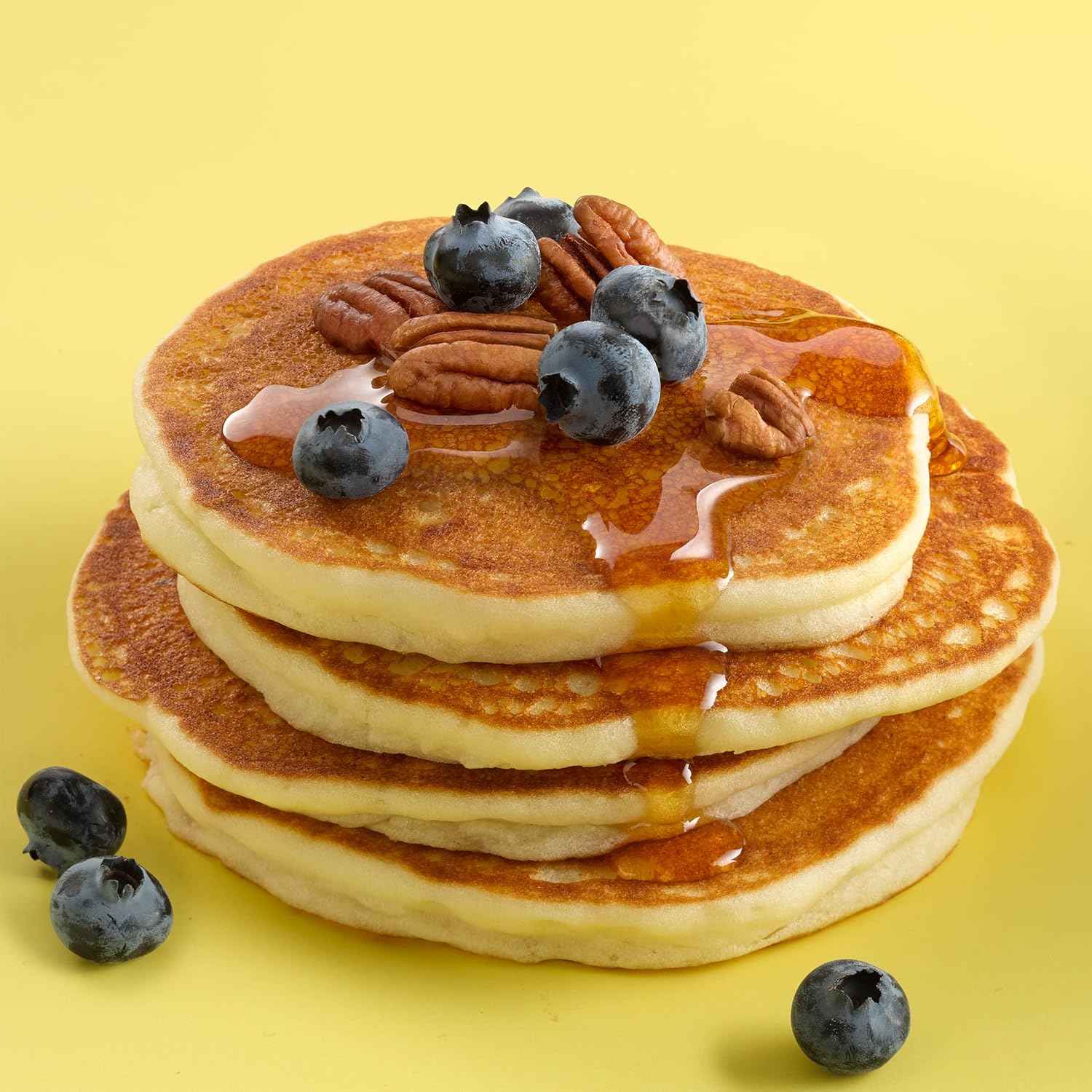 Betty Crocker Shake 'n Pour Buttermilk Pancake Mix – Minimalist Breakfast Solution for Capsule Pantry and Tiny Kitchens