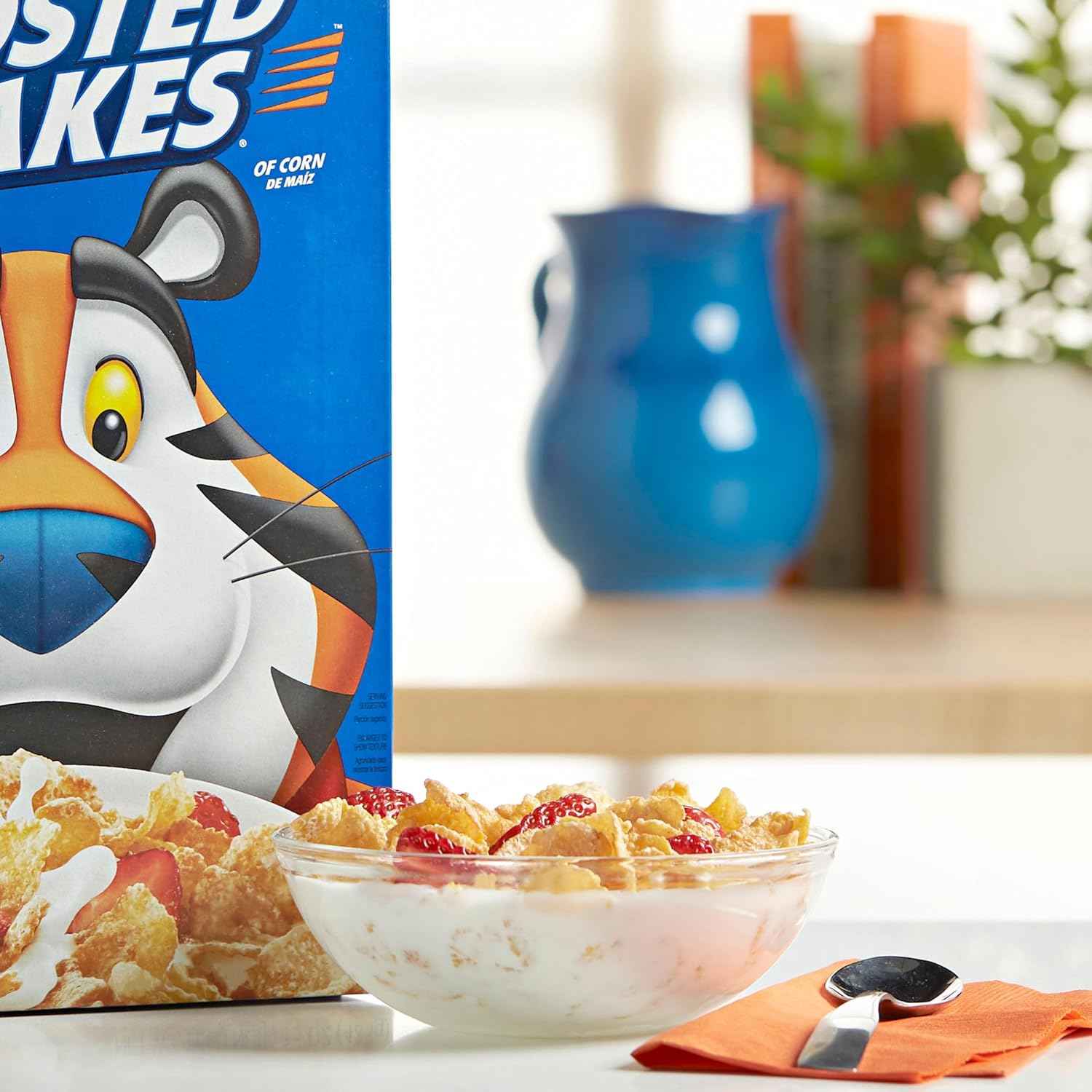 Kellogg's Frosted Flakes Cereal, 28.5 oz Giant Size, Quick Breakfast and Desk-Side Snack for Busy Workdays