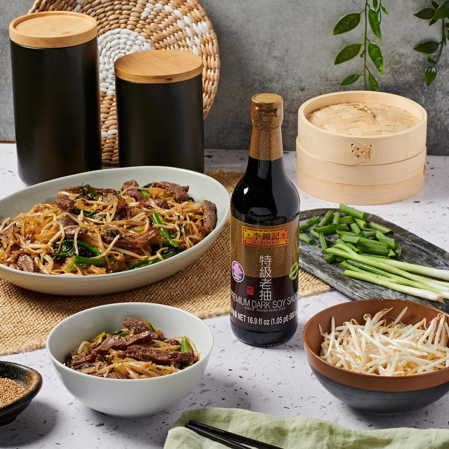Lee Kum Kee Premium Dark Soy Sauce – Heritage Craftsmanship for the Connoisseur's Kitchen, Naturally Brewed to Restaurant Standards