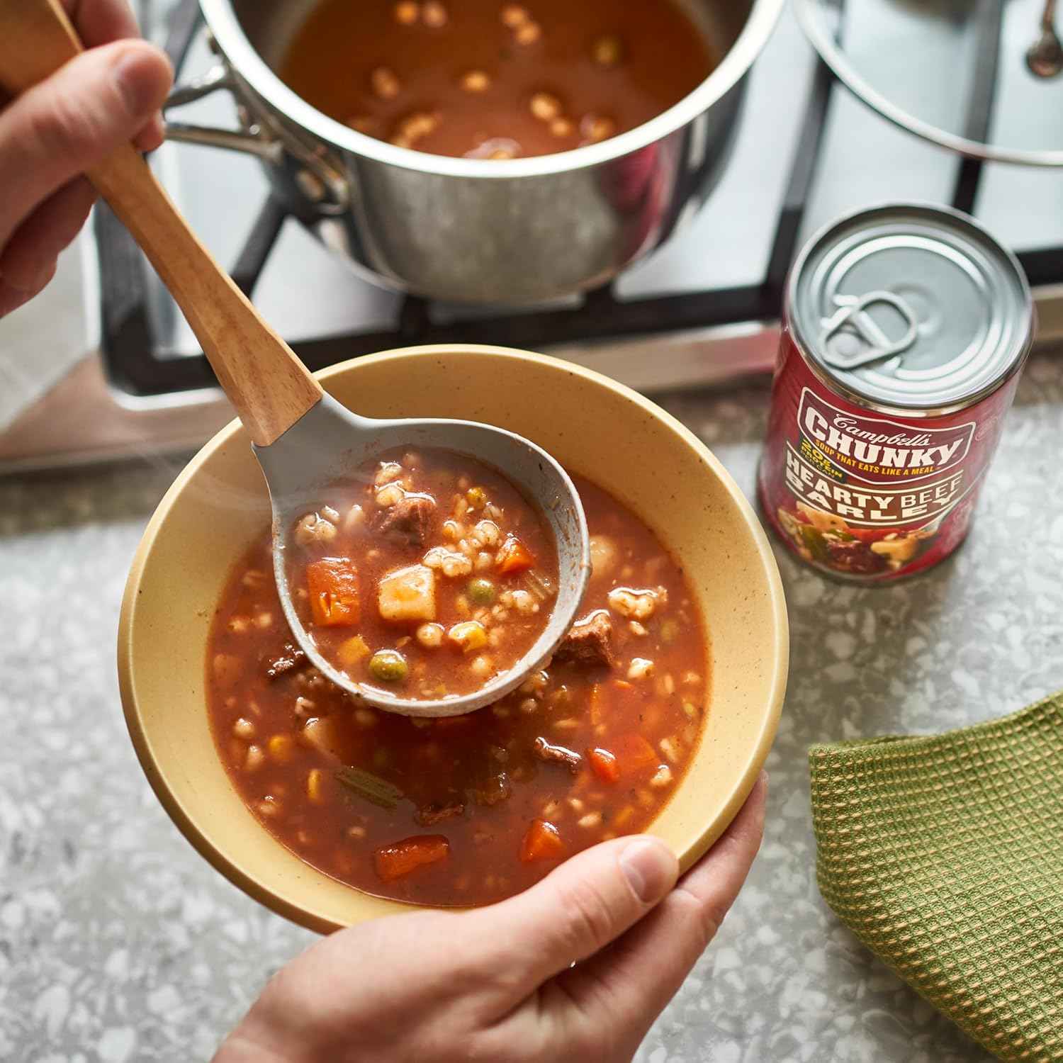 Campbell's Chunky Hearty Beef and Barley Soup, 18.8 Oz Can – Filling Nutritious Lunch for Gym Bag Meal Prep
