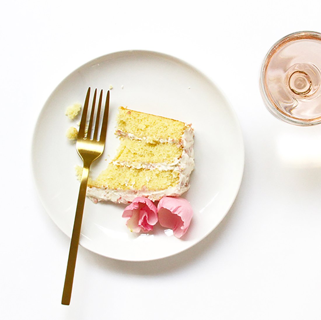 Miss Jones Baking Organic Yellow Cake Mix – Thoughtful Gift for Allergy-Aware Families, Vegan Vanilla Cake Mix Pack for Housewarmings and Holiday Hosting