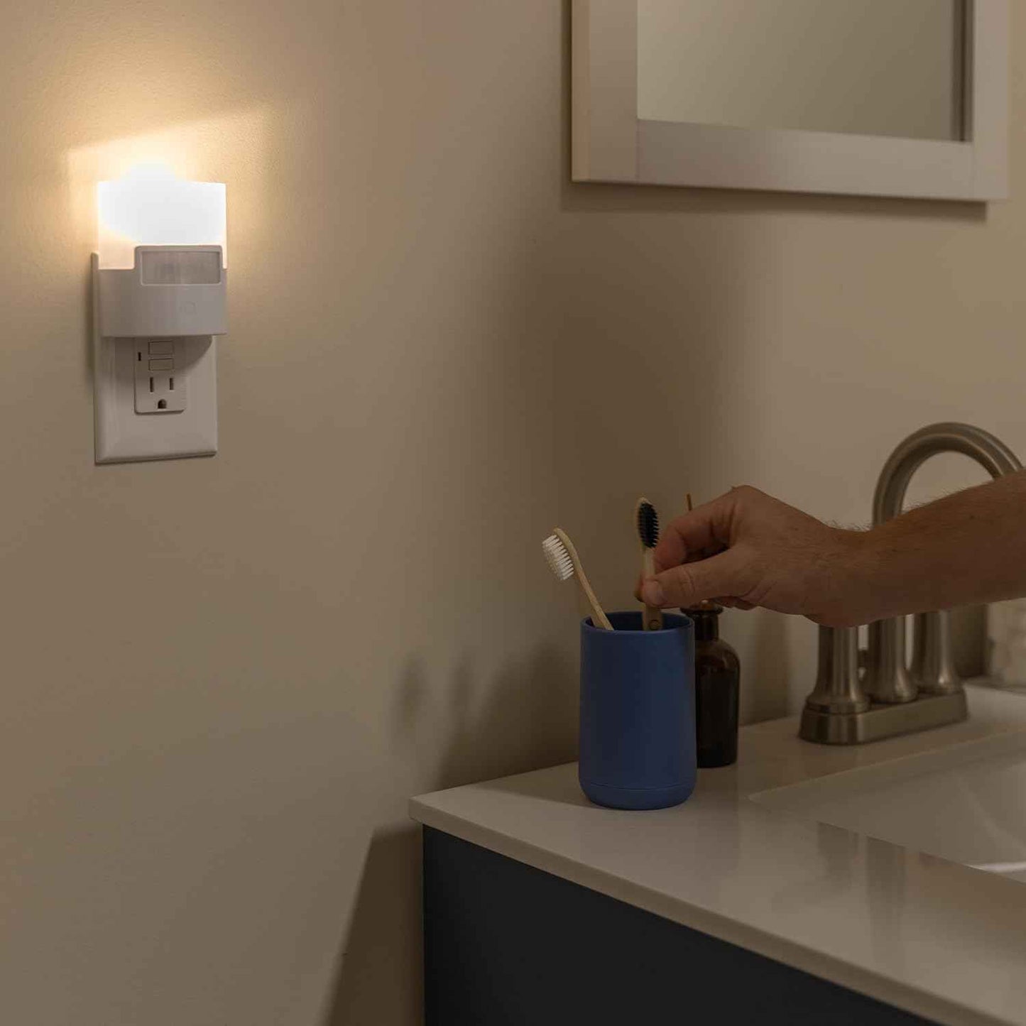 GE LED Motion Night Light – 25ft Detection for Safer Hallways and Stairways, 2 Pack