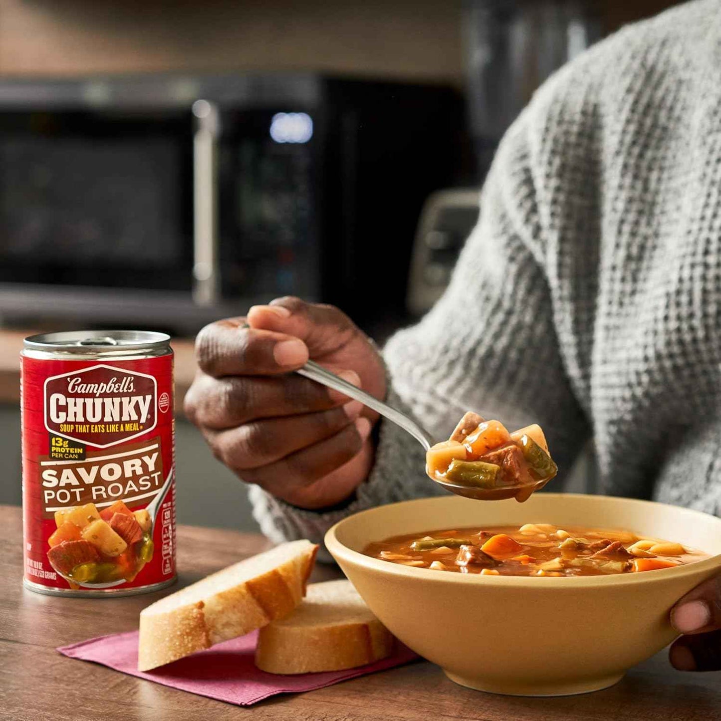 Campbell's Chunky Savory Pot Roast Soup – Pack-of-4 Pantry Pack for Growing Kids and Hungry Households, 18.8 oz