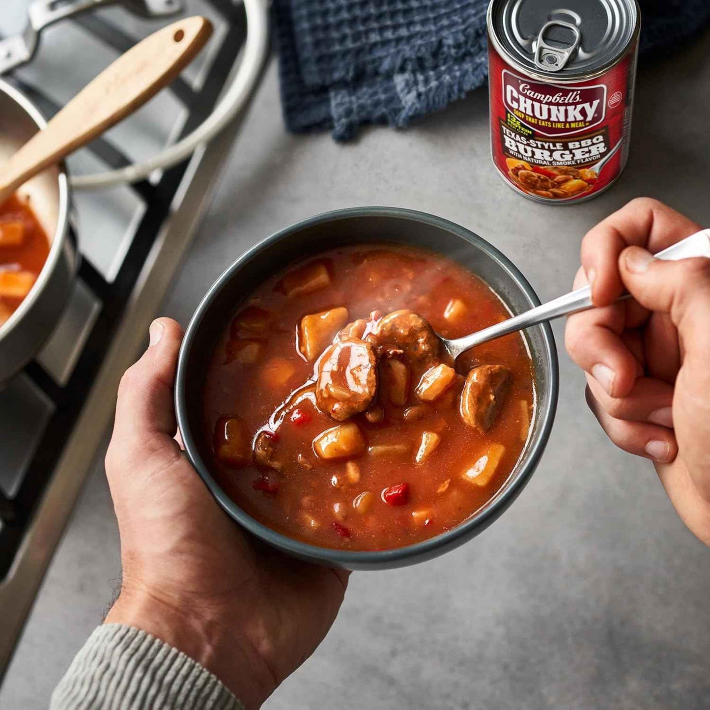 Campbell's Chunky BBQ Burger Soup – Mindful Pantry Meal for Solo Wind-Down, 18.8 oz Can