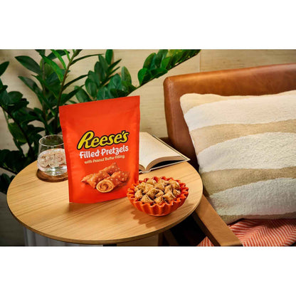 Reese's Peanut Butter Strawberry Pretzel Nuggets in 18 oz Cannister – On-the-Go Snack for Camping, Car Rides, and Backyard Hangouts