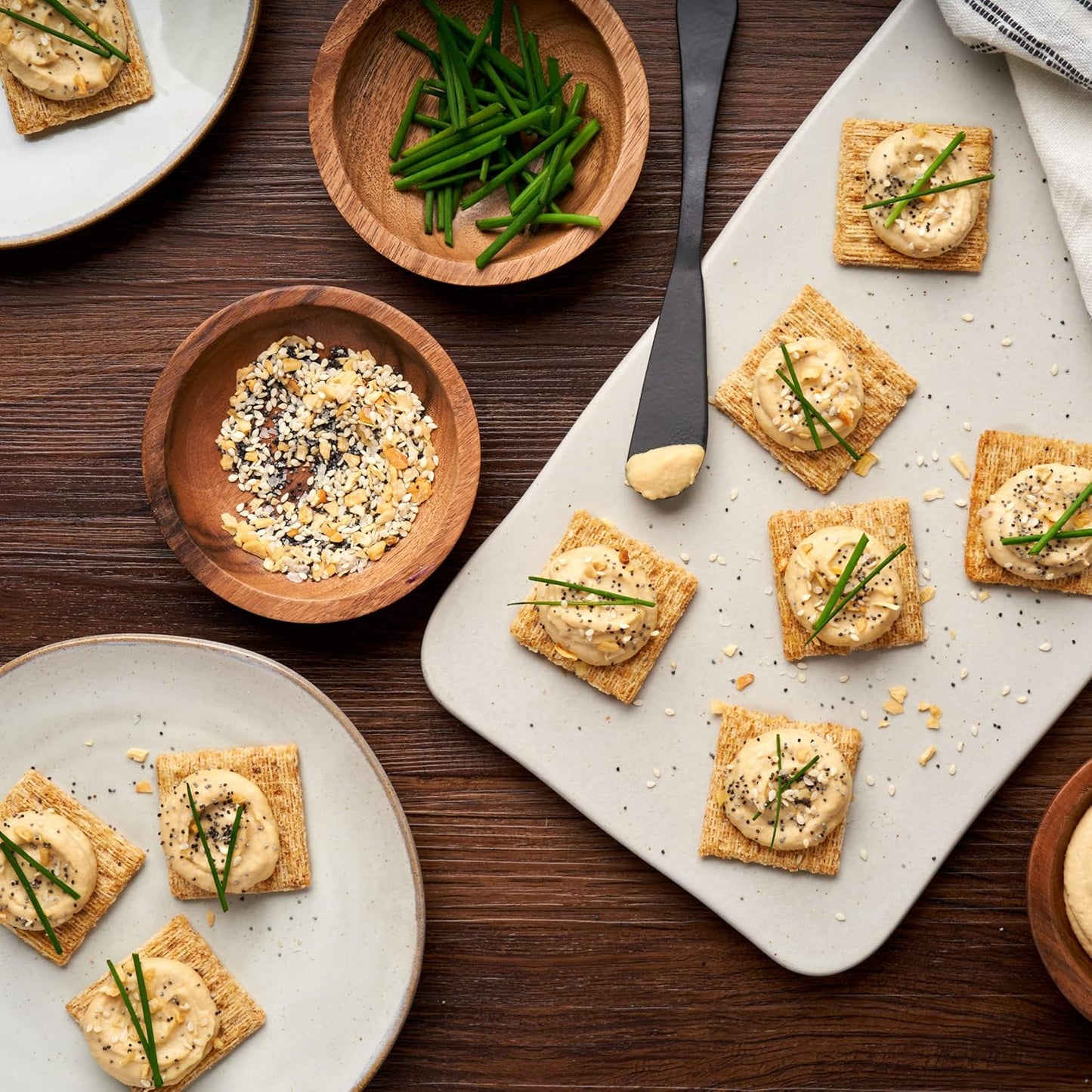 Triscuit Cracked Pepper & Olive Oil Crackers – 100% Whole Grain Lunchbox Staple for Health-Conscious Families